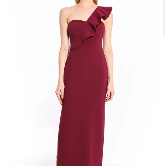 Likely burgundy gown - Picture 2 of 4